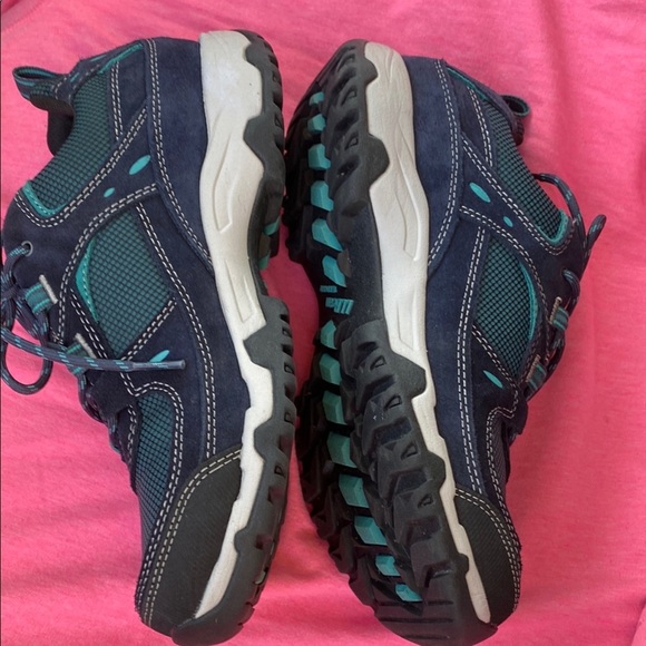 Women’s L.L. Bean Vertigrip Green and Teal Size 9 Medium Sneakers - Picture 5 of 9